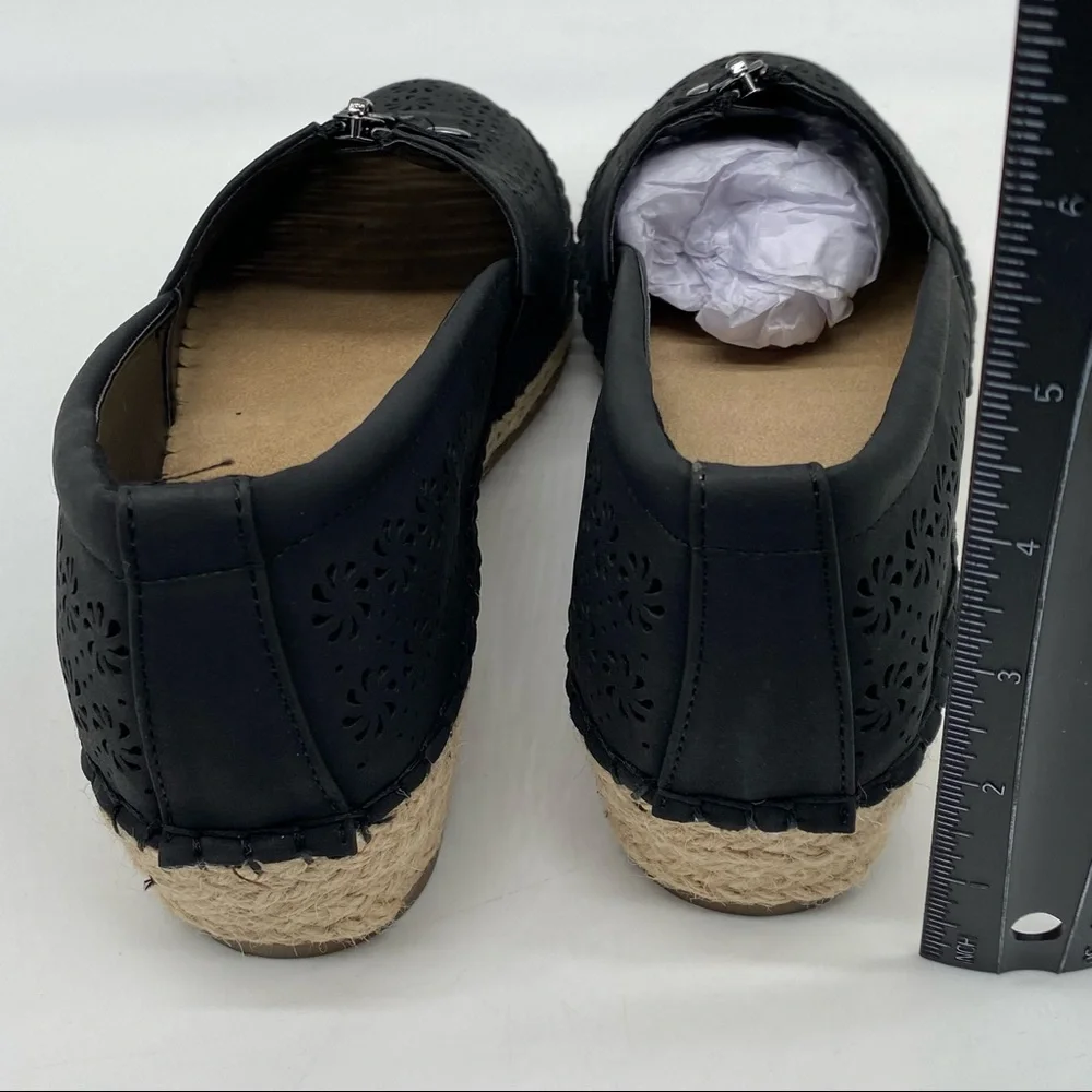EASY STREET Women's Zenon Comfort Flats in Black size 8W NIB